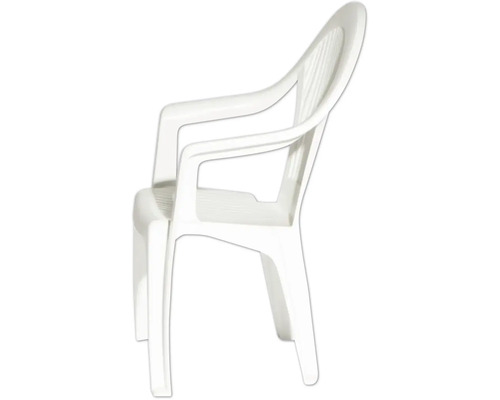 Stapelbarer weißer Gartenstuhl aus Kunststoff mit Armlehnen.