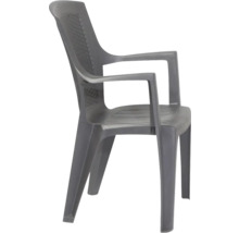 Grauer Stapelstuhl aus Kunststoff mit Armlehnen, Gartenstuhl.