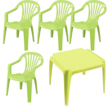 Kindersitzgruppe bestehend aus vier Kunststoffstühlen mit Armlehnen und einem quadratischen Kunststofftisch in Grün.