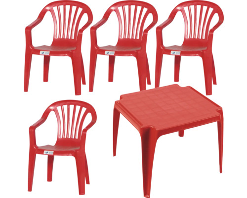 Rote Kindersitzgruppe aus vier Kunststoffstühlen mit Armlehnen und einem quadratischen Kunststofftisch.