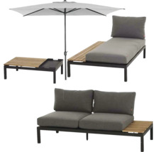 Garten-Lounge-Set bestehend aus Sofa, Liege, Beistelltisch und Sonnenschirm mit Metallrahmen, Holzelementen und grauen Polstern.