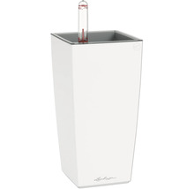 Hoher, eckiger Pflanzkübel aus Kunststoff mit Wasserstandsanzeige und Bewässerungssystem.