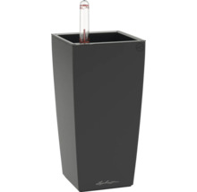 Hoher, viereckiger Pflanzkübel mit Wasserstandsanzeiger.