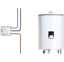 Weißer Warmwasserspeicher mit einem Smart-Controller und Anschlusskabeln zur intelligenten Steuerung.