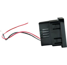 Digitaler Temperaturregler mit Kabeln