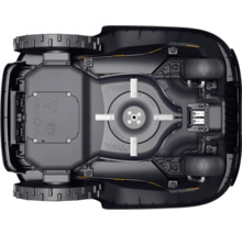 Unterseite eines Rasenmähroboters mit Schneidwerk und Rädern.