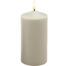 Dekorative Stumpenkerze mit LED-Flamme