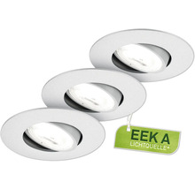 Drei runde Einbaustrahler mit Energieeffizienzklasse A.