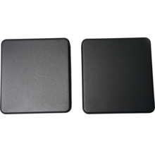 Zwei quadratische Metallplatten