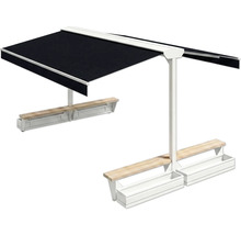 Sitzgruppe mit Markise und integrierten Pflanzkästen