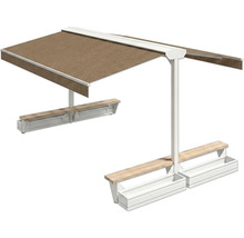 Freistehende Terrassenüberdachung mit Markise, Sitzbänken und Pflanzkästen