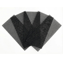 Mehrere schwarze Kunststoffgitter