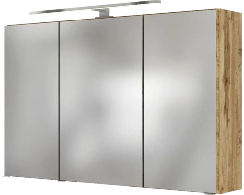 Dreitüriger Spiegelschrank mit Aufsatzleuchte und Korpus in Holzoptik für das Badezimmer.