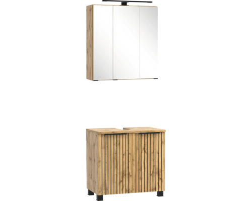 Badezimmermöbel-Set in Eiche-Optik mit Spiegelschrank und Waschbeckenunterschrank mit schwarzen Lamellen und Griffen.