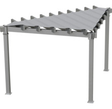 Freistehende Pergola mit verschiebbarem Sonnenschutz