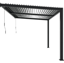 Pergola mit verstellbaren Lamellen und Entwässerungssystem