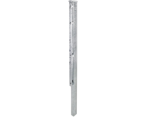 Pfosten aus Metall mit Halterungen