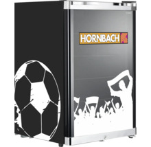 Dekorativer Minikühlschrank mit Fußball- und Fandesign sowie Hornbach Logo