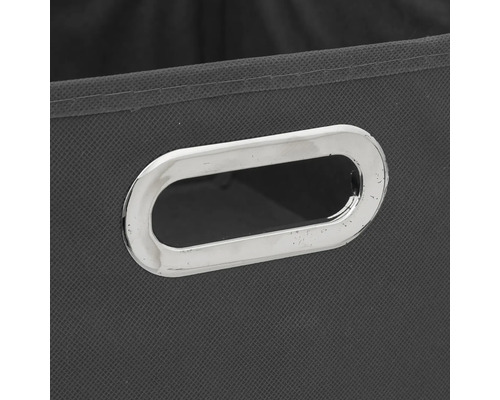 Detailansicht einer grauen Aufbewahrungsbox mit Griffmulde.