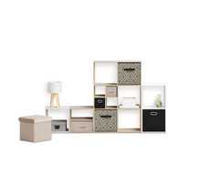 Regalsystem mit Aufbewahrungsboxen und Hocker