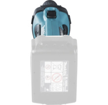Makita Lithium-Ionen-Akku BL1860B mit 18 Volt und 6,0 Amperestunden an einem Elektrowerkzeug.