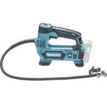 Makita Akku-Luftpumpe mit digitalem Display, schwarzem Schlauch und eingesetztem Akku.