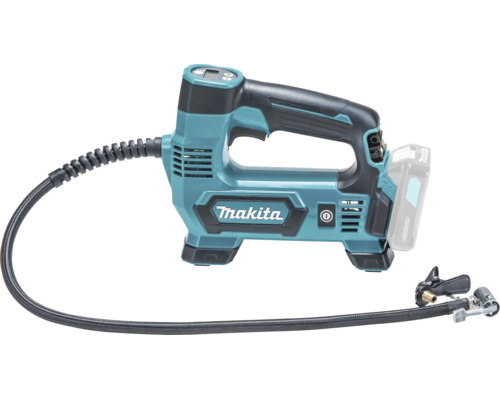 Makita Akku-Luftpumpe mit digitalem Display, schwarzem Schlauch und eingesetztem Akku.