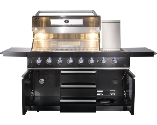 Grillküche mit Bedienknöpfen, Schubladen und geöffneten Schränken