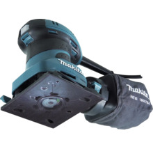 Makita Schwingschleifer mit Staubbeutel und rechteckiger Schleifplatte.