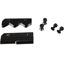 Ersatzmesser-Set aus schwarzem Metall mit zwei verschiedenen Messerklingen und vier Schrauben mit Muttern.