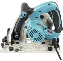 Makita Logo. Handgeführte Tauchkreissäge mit Skalen für Schnitttiefe und Neigungswinkel sowie ergonomischem Handgriff.