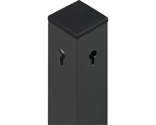 Quadratischer Zaunpfosten aus Metall in Anthrazit mit flacher Kappe und Schlüssellochbohrungen.