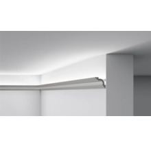 Beleuchtete Deckenleiste in einem Raum