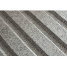 Nahaufnahme von Akustikpaneelen mit vertikalen Falten