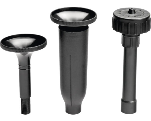 Drei verschiedene schwarze Springbrunnendüsen aus Kunststoff für unterschiedliche Wasserspiele.