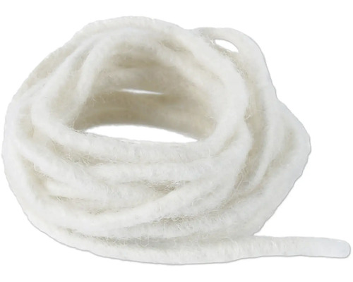 Aufgerollte weiße Kordel aus faserigem Material.