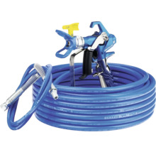Graco Airless Farbspritzpistole mit blauem Hochdruckschlauch für professionelle Malerarbeiten.