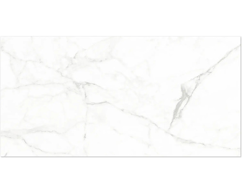 Weiße Fliese in Marmoroptik mit grauer Maserung.