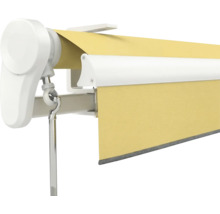 Gelenkarmmarkise mit gelbem Stoff, weißem Gehäuse und Kurbelstangenanschluss.