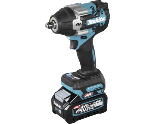 Türkis-schwarzer Makita Akku-Schlagschrauber XGT 40 Volt max mit bürstenlosem Motor und Lithium-Ionen-Akku.