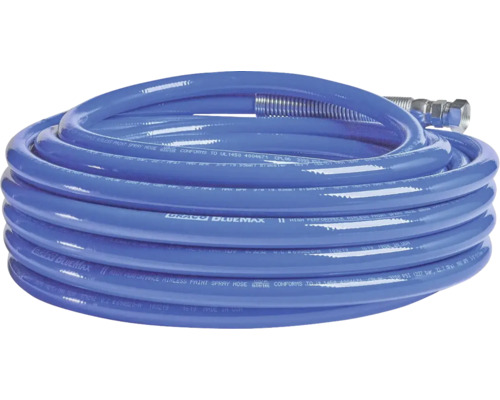 Aufgerollter blauer Hochleistungs-Airless-Farbspritzschlauch Graco BlueMax II mit Metallanschlüssen.
