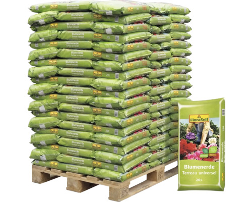 Palette mit FloraSelf Blumenerde, 20 Liter Beutel.