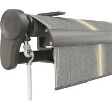 Gelenkarmmarkise mit grau gestreiftem Stoff, anthrazitfarbenem Gestell und Kurbelöse für manuellen Betrieb.