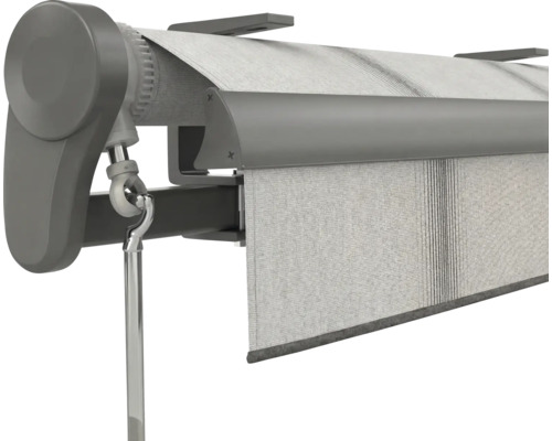 Nahaufnahme einer Gelenkarmmarkise mit manuellem Kurbelantrieb und grauem Markisenstoff.