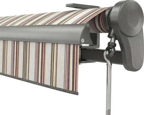 Gestreifte Markise mit Kurbelantrieb und grauem Metallgehäuse für den Sonnenschutz auf Balkon oder Terrasse.