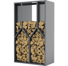 Kaminholzregal aus Metall in Grau, gefüllt mit Brennholz in mehreren Fächern mit geometrischem Design, Woka Logo.
