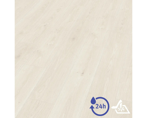 Laminatboden in Holzoptik mit Symbolen für 24 Stunden Wasserresistenz und hoher Belastbarkeit.