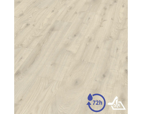 Laminatboden in heller Eichenoptik, 72 Stunden Wasserschutz und lichtbeständig.