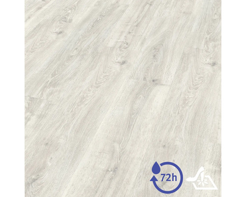 Laminatboden mit Holzmaserung, wasserresistent für bis zu 72 Stunden.