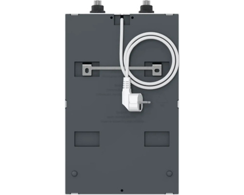 Rückansicht eines grauen Kleinspeichers mit weißem Netzkabel, Stecker und Metall-Wandhalterung für die Montage.